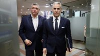 Гюров и Кандев печелят изборите в чужбина с голяма преднина