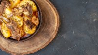 Рецепта за свинско с картофи на фурна