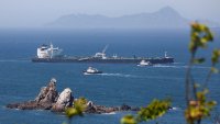 Цените на петрола скочиха след нова размяна на удари между Иран и САЩ