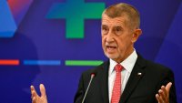 Правителството на Бабиш оцеля при вота на недоверие в Чехия