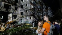 Русия удари Киев с балистични ракети: Най-малко 9 загинали, затрупани хора под отломките