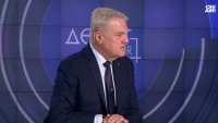 Румен Петков: Защо допуснахме самолетите в Безмер? Радев да се освободи от Велислава Петрова