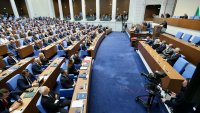 НС прие промените в удължителния бюджет: Държавата тегли до 3,8 млрд. евро нов дълг