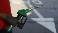 Петролът поскъпна с 3% след новите удари между САЩ и Иран