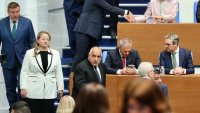 Гласуване на кабинета "Радев" в Народното събрание (СНИМКИ)