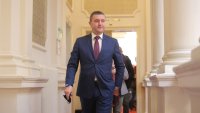 Нови данни за фирмите за мантинели: Горанов потвърди за договор с едно от дружествата