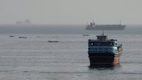 Търговски кораб е ударен край Ормузкия проток, има загинал и ранени