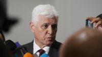 Стоянов: От складовете ни няма да се изнесе нищо за Украйна, армията не дава оръжия