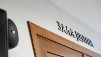 14-годишният, обвинен за убийството на майка си, остава в ареста