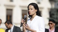Оставката на здравния министър Катя Ивкова поискаха медици чрез протест