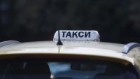 Таксиметров шофьор загина при катастрофа с камион край Садово