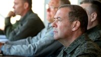 Медведев обвини Запада в намеса в изборите в Сърбия
