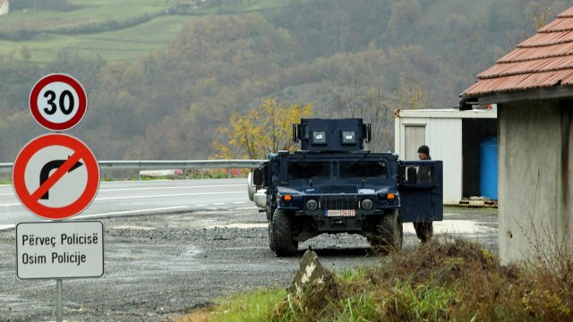 Полицай е ранен в Косовска Митровица след като е нападнат
