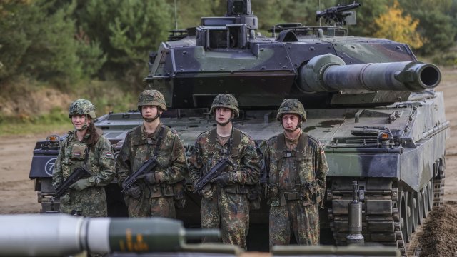 Украйна заяви че има спешна нужда от по тежка броня