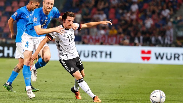 Италия и Германия завършиха наравно 1:1 в мач от група