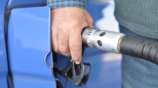 Българите заемат предпоследното място в класация за количество бензин което