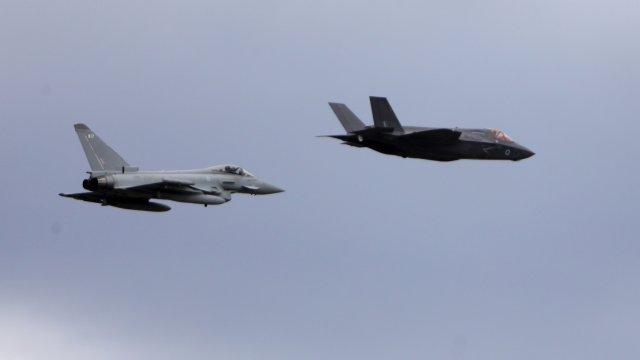 Правителството на Румъния одобри покупка на 32 изтребителя F-16, "втора