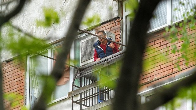 Полицията арестува мъжът, който се беше барикадирал в апартамента си