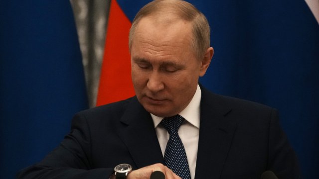 Президентът на Русия демонстративно насърчава националната икономика: според съобщения в