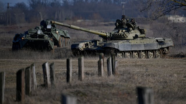 Обединеното кралство трябва да предостави британски танкове директно на Украйна,