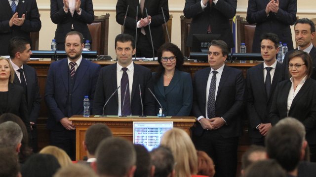Решаващи часове за кабинета Василев преди изтичането на крайния срок