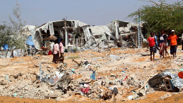 Домалия е пред ужасяваща хуманитарна катастрофа, и десетки хиляди хора