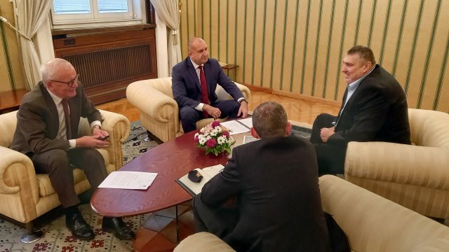 Държавният глава Румен Радев се срещна днес на "Дондуков" 2