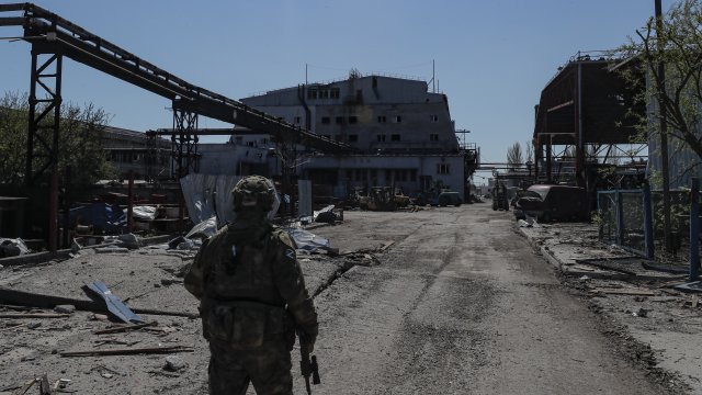 Руските войски са започнали атака над металургичния завод Азовстал в