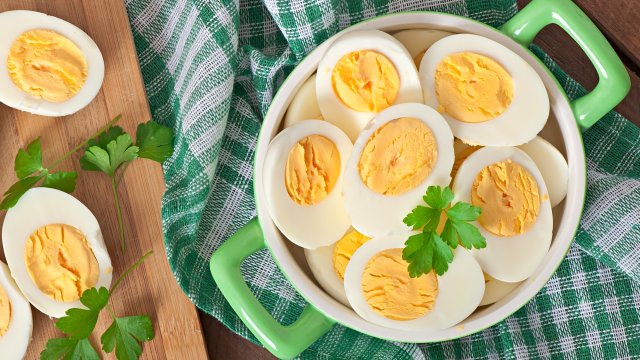 Яйцата са едни от най-здравословните храни. Въпреки противоречивата си слава,
