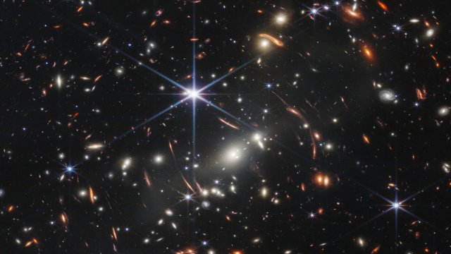 НАСА показа във Facebook първото изображение, направено с телескопа "Джеймс