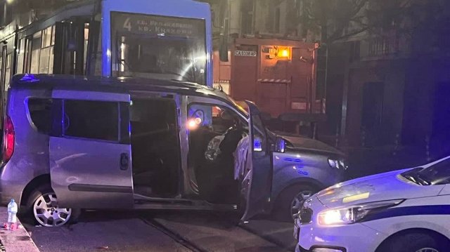 Катастрофа между трамвай и лека кола в София.Инцидентът е станал