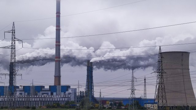 Димитровград е обгазен със серен диоксид съобщиха от регионалната екоинспекция